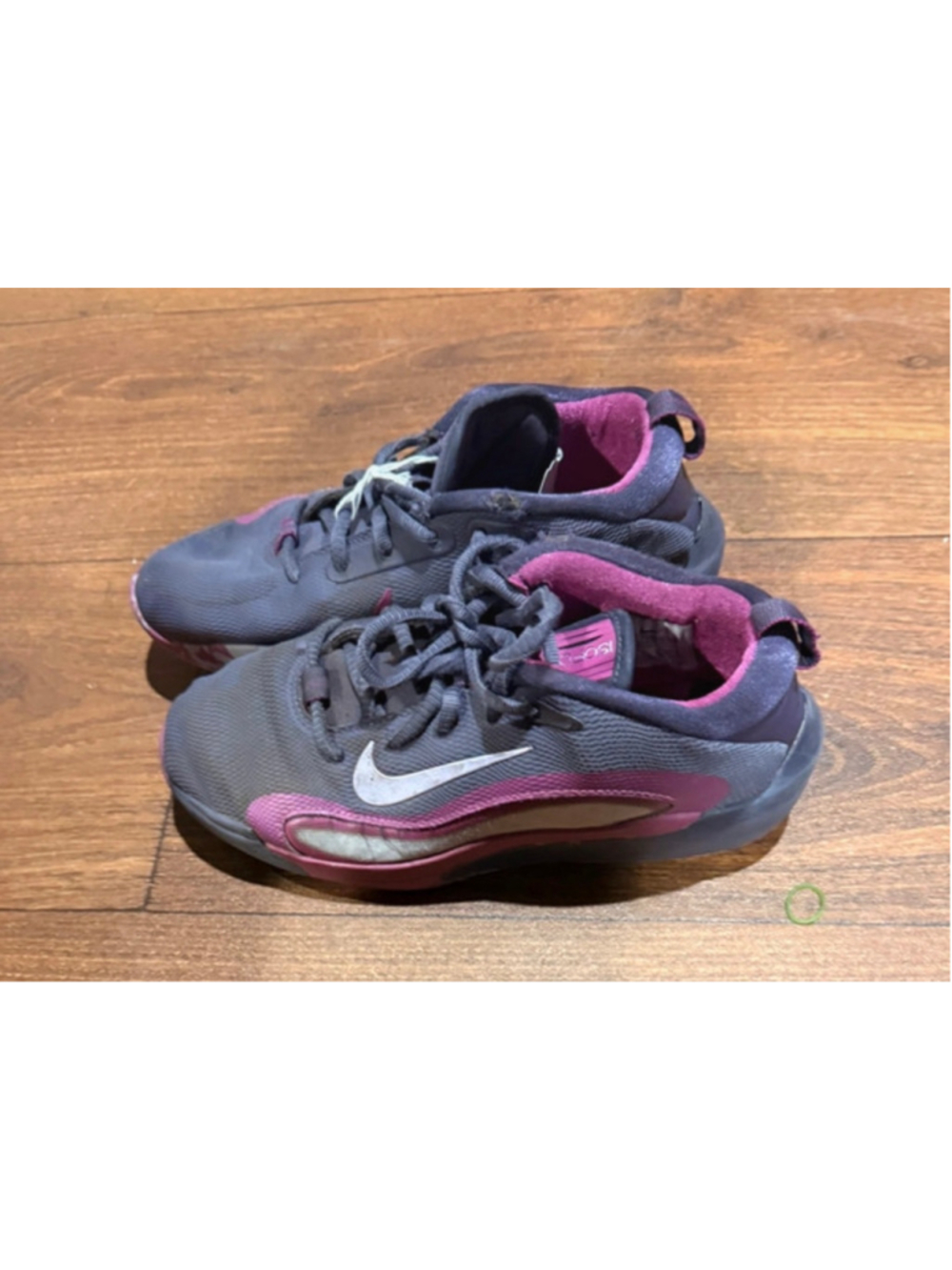 Girls Nike Sneakers Size 5 Big Girl Purple and Pink - Picture 2 of 6